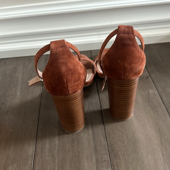 Steve Madden Suede Carrson Ankle Strap Block Heel Sandal - Picture 3 of 4